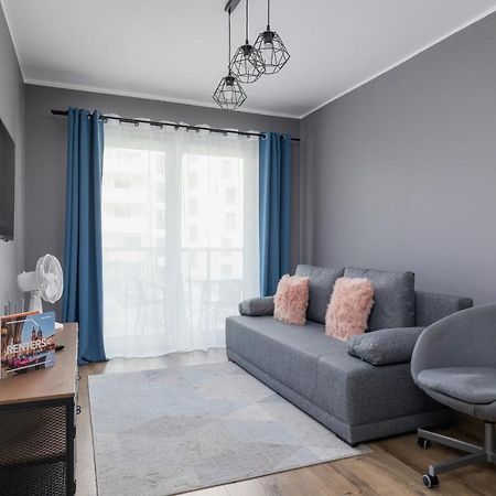 Comfy Apartment Pachonskiego With Parking In Krakow By Noclegi Renters Экстерьер фото