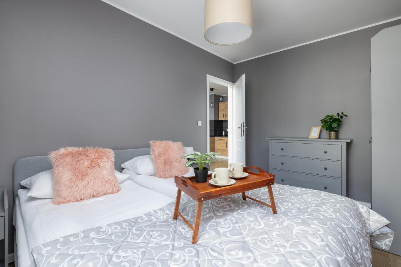 Comfy Apartment Pachonskiego With Parking In Krakow By Noclegi Renters Экстерьер фото