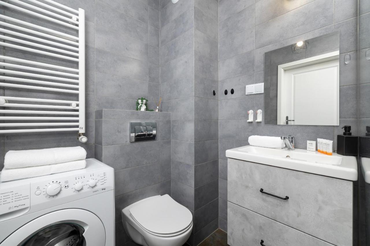 Comfy Apartment Pachonskiego With Parking In Krakow By Noclegi Renters Экстерьер фото